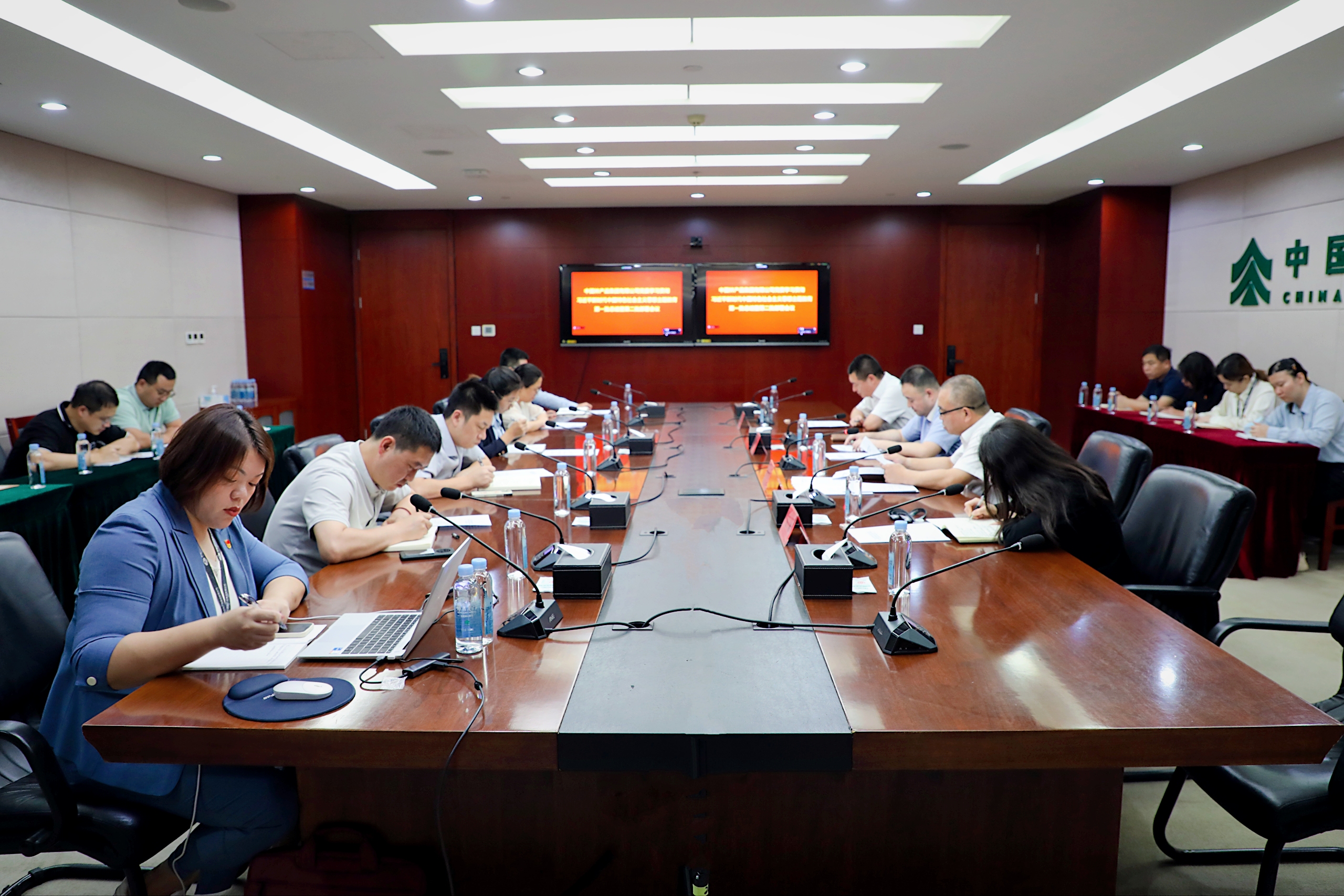 林产品公司召开学习贯彻习近平新时代中国特色社会主义思想主题教育第一批总结暨第二批部署会议